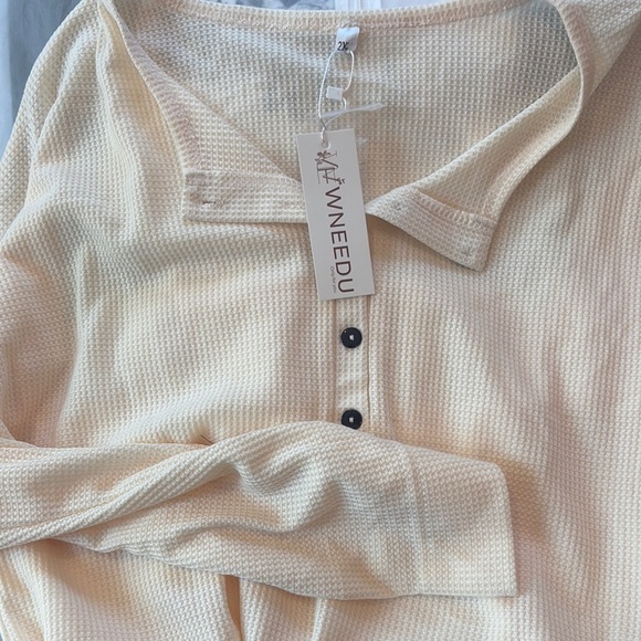 Women's Cream Long Sleeve Tee - Picture 1 of 1
